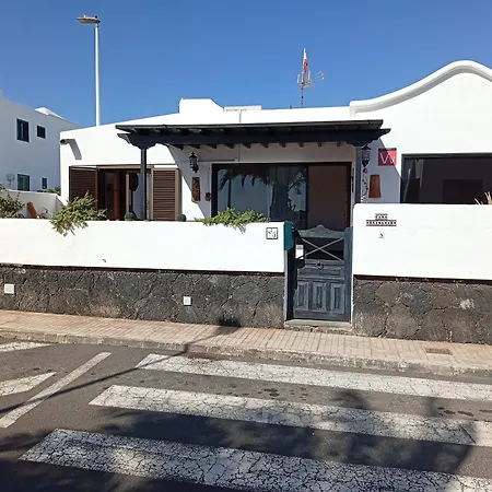 Casa de Férias Casa Brisamar , Private Sea View House In Puerto del Carmen (Lanzarote)